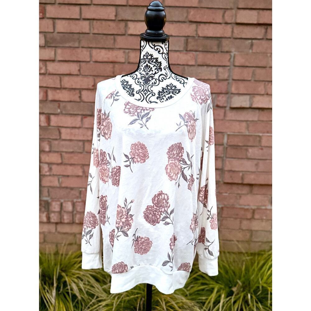 NWT Torrid Cream & Floral Pattern Cozy Soft Top Size 2X 18-20